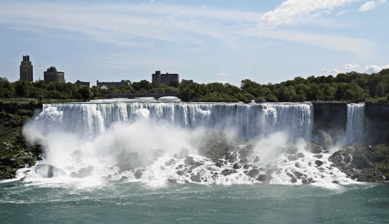 Best One-Day Tours to Do for Labor Day in Ontario